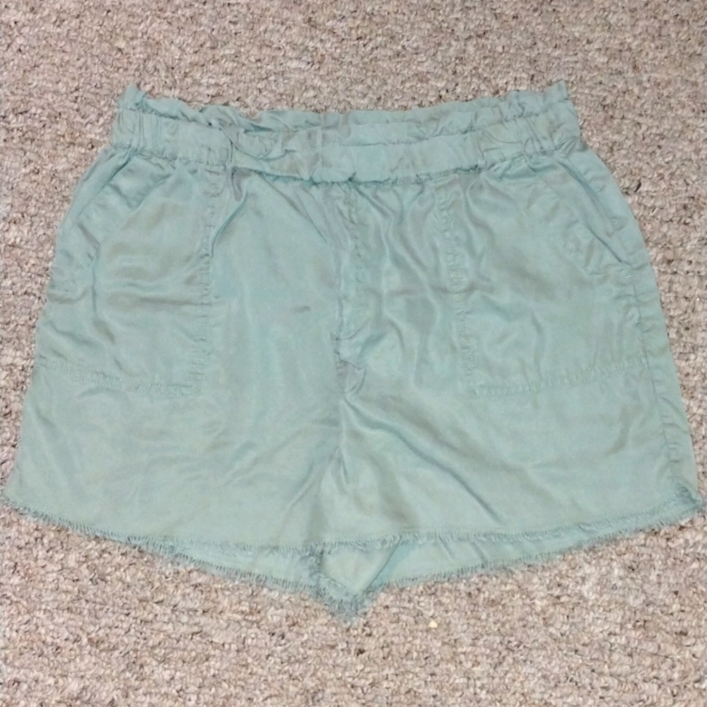 ⭐TRUE Craft Women's Army Green elastic Waist Shorts Size Medium